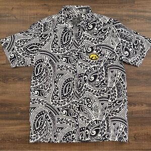 🖤💛 Iowa Hawkeyes short sleeve black+white button down shirt Men’s Medium